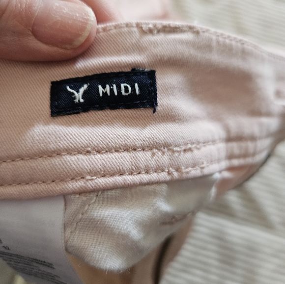 American Eagle Women's Pink Shorts Midi Size 8 - Picture 7 of 7